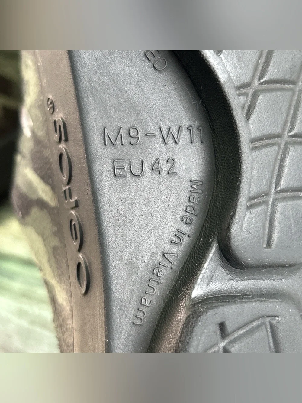 OOFOS OOcloogs Recovery Clogs Mens Size 9 Green Black Camo Print Rubber Comfort